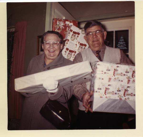 MAG038 - Leah Arnold & Keith Godsey, Christmas 1958