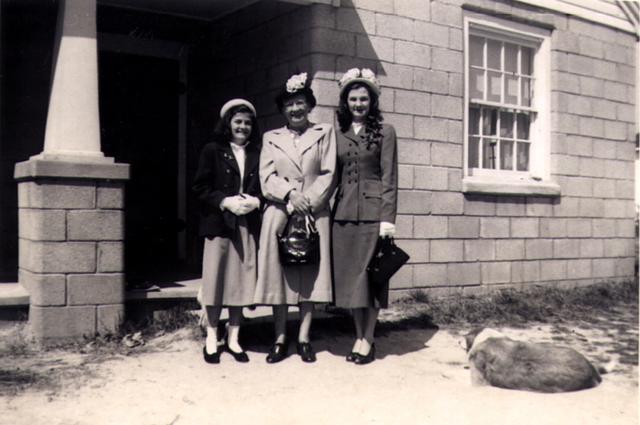 35 JOAN, MOMMA & MARGIE, HOUSE IN HALIFAX, EASTER SUNDAY